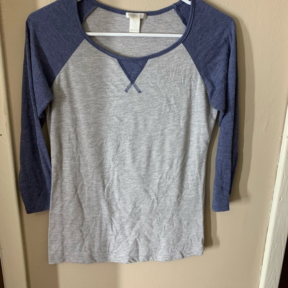 Clothes - Picture 2 of 8